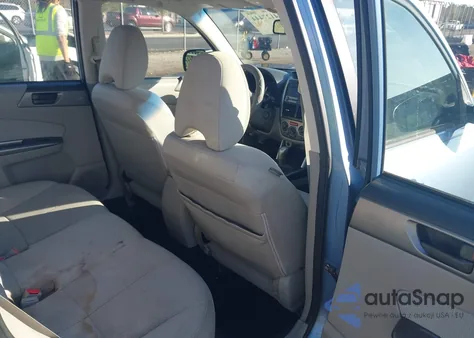 2011 Subaru Forester 2.5X z USA, uszkodzony, nr VIN JF2SHABC5BH716493